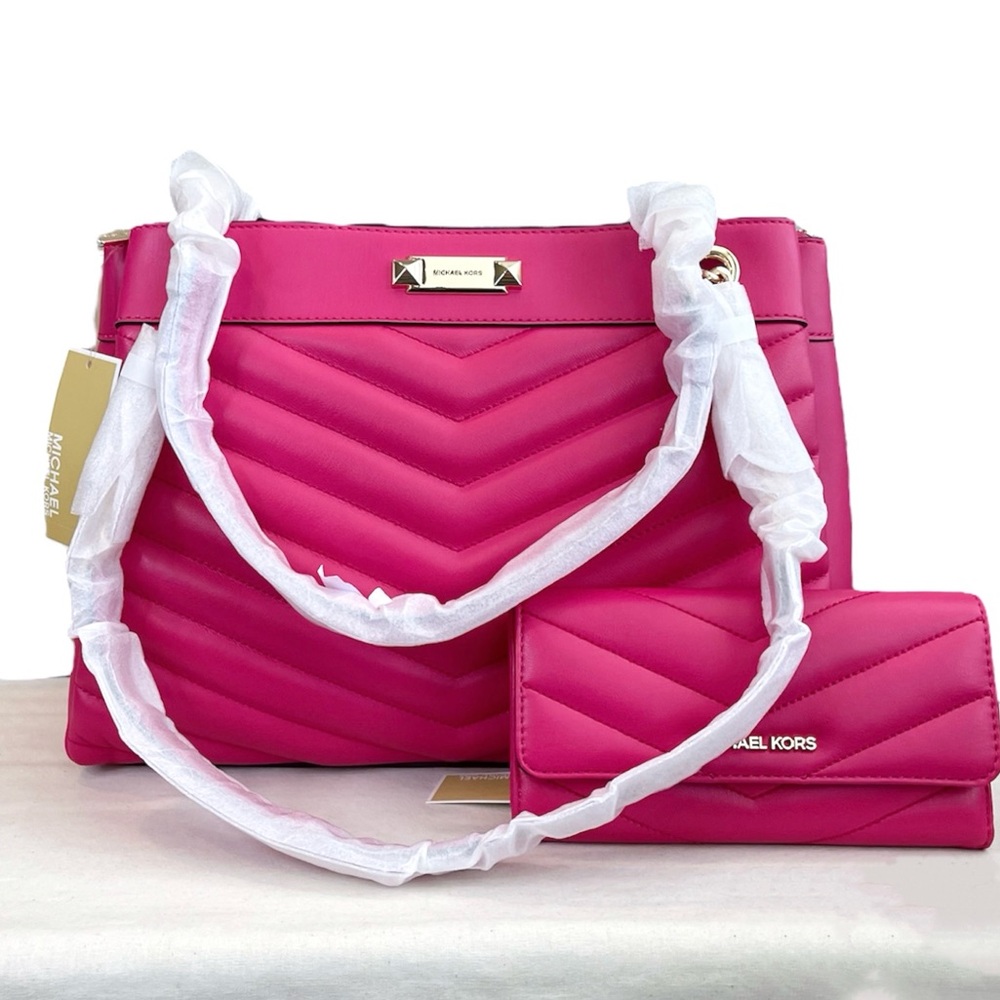 🌸NEW! Michael Kors Whitney Quilted Tote Set